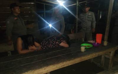 Satpol PP Tertibkan Warung Esek-esek dan Meja Bilyard