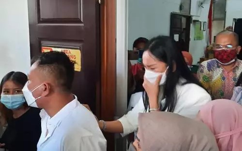 Vicky Divonis 4 Bulan Penjara, Kalina Banjir Air Mata