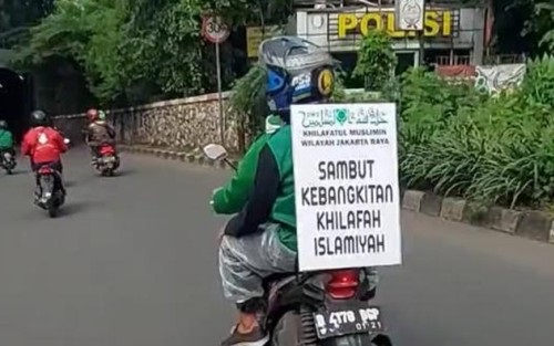 Viral Video Konvoi Pemotor Bawa Poster Kebangkitan Khilafah