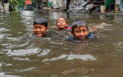 Anies Sebut Anak Senang Main Banjir, Ini Bahayanya