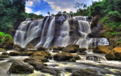 Air Terjun Tri Muara Karang Sensasi Air Panas dan Dingin