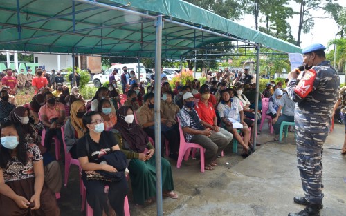 Lanal Dumai Gelar Serbuan Vaksi di Pulau Terluar