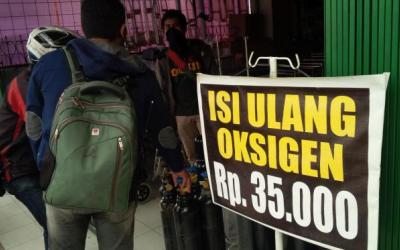 Asap Makin Pekat, Warga Riau Berburu Tabung Oksigen