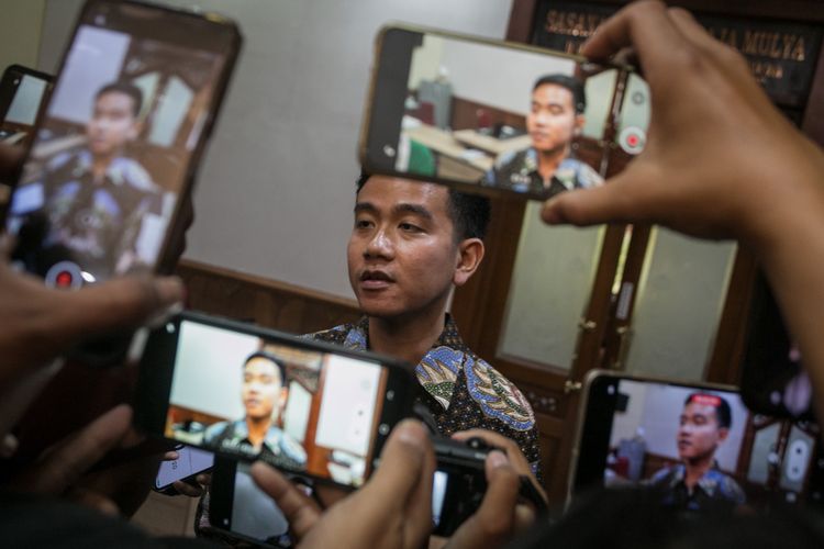 Survei LSI: Faktor Jokowi - Gibran Bisa Alihkan Suara Ganjar ke Prabowo