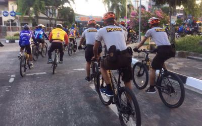 Aksi Unik Polresta Pekanbaru di Gowes Pesona Nusantara 2017