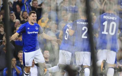 Dibantai Arsenal, Everton di Zona Degradasi