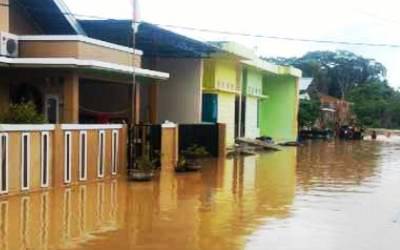 Sungai Meluap Sejumlah Wilayah di Jambi Direndam Banjir