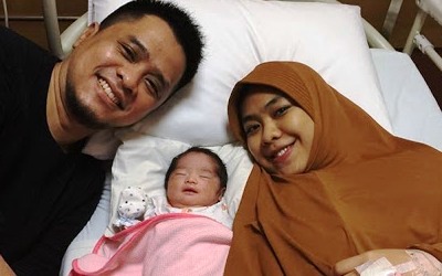 Repot Setelah Dikaruniai Anak Kedua, Oki Setiana & Suami Pisah Ranjang