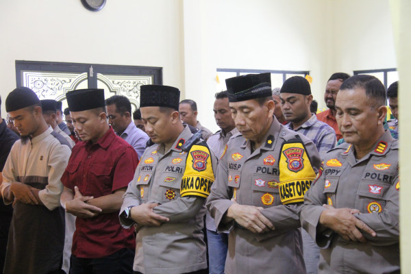 3 Polisi Gugur dalam Tugas di Way Kanan, Polres Bengkalis Gelar Sholat Ghoib