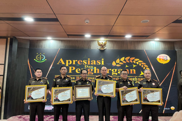 Kejari Bengkalis Raih Piagam WBK Tahun 2024 dari Menpan RB