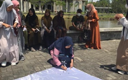 Mahasiswa di Riau Tolak Vonis Bebas Syafri Harto