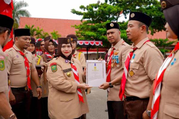 Bupati Kasmarni Bangga 21 Tokoh Pramuka Bengkalis Raih Lencana Pancawarsa