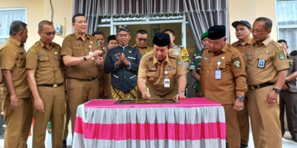 Bupati Rohul Resmikan Kantor Desa Pasir Indah