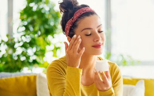 Penyebab Muncul Bruntusan di Wajah dan Cara Mengatasinya