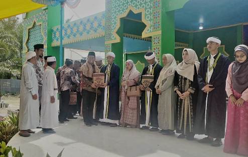 Wabup Rohil Hadiri Milad dan Wisuda YP Islam Almuhsinin Rimba Melintang