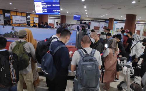 Kerumunan di Bandara SSK II Pekanbaru Tak Terpantau Satgas