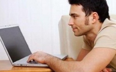 Pria Rekam dan Sebar Video Bugil Didenda Rp717 Miliar