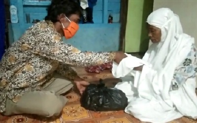 Anak Yatim dan Lansia di Panipahan Dapat Bantuan