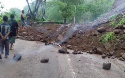 Longsor, Jalur Trenggalek-Ponorogo Tutup Total