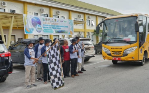 Asisten Adum Jamaluddin Lepas Peserta Ekspedisi Danau Zamrud