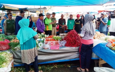 Bupati Kampar Catur Sugeng Susanto Kunjungin Pedagang 