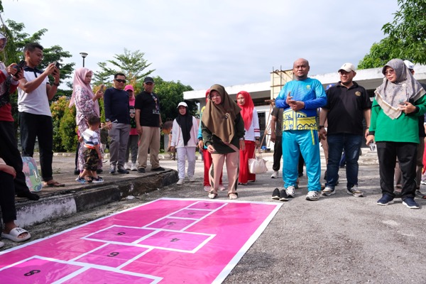 Keceriaan Bupati dan Wakil Bersama Warga Siak di 