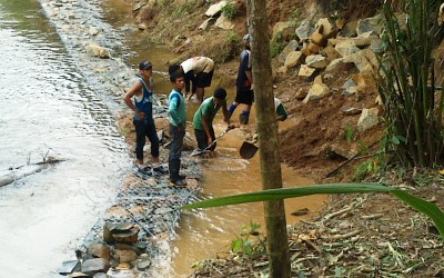 Proyek Pengaman Tebing Desa Menaming Tak Ikuti Kontrak