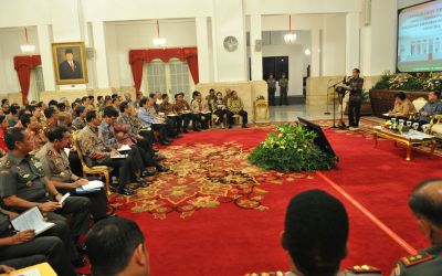 Jokowi : RT Sampai Gubernur Harus Sosialisasikan Karhutla