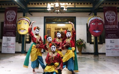 Topeng Makyong Tampil di International Mask Festival 2016