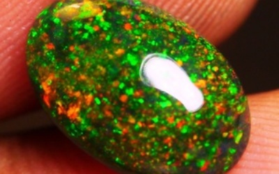 Inilah Ciri-Ciri Batu Black Opal Kembang Rintik Si Rajanya Batu