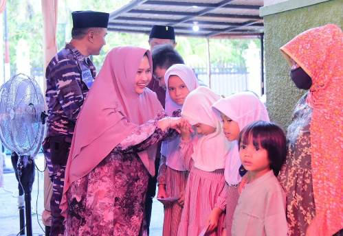 Ramadhan Mubarak, Bupati Kasmarni Santuni Anak Yatim dan Dhuafa