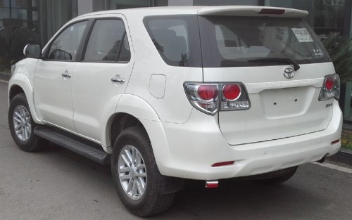 Varian GR Sport Meluncur, Harga Fortuner Seken Turun