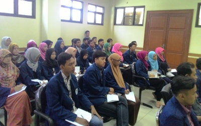 Mahasiswa UIN SH Jakarta Desak Rektor Cabut Aturan Kuliah 5 Tahun