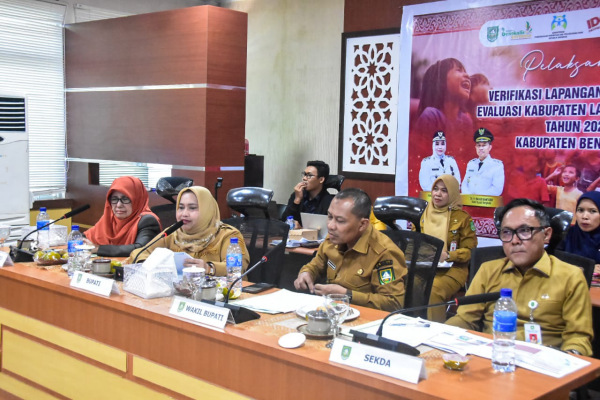 Bupati Kasmarni Komitmen Wujudkan KLA dengan Berbagai Inovasi