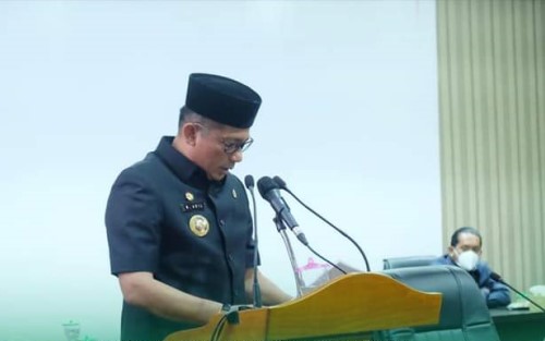 Bupati Meranti Beri Jawaban Atas Pandangan Umum Fraksi