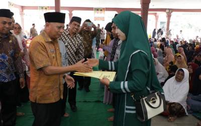 Bupati Surya Hadiri Pengajian Akbar di Silau Laut