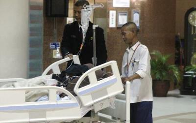 Gaston Castano Berikan Semangat Julia Perez