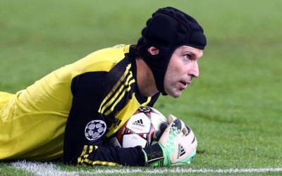 Petr Cech Masih Perawan Bagi Lionel Messi