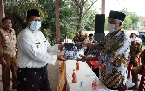 Bupati Siak Alfedri Tinjau Vaksinasi Massal di Kandis