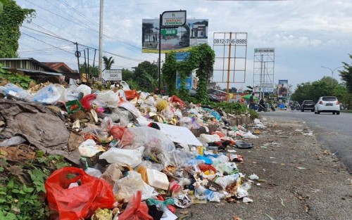 Buang Sampah Sembarangan, 5 Warga Pekanbaru Ditangkap