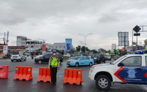 Pekanbaru PPKM Level 4, Melintas Wajib Swab dan Vaksin