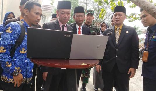 Bupati Afrizal Sintong Realisasikkan Program Internet Masuk Desa