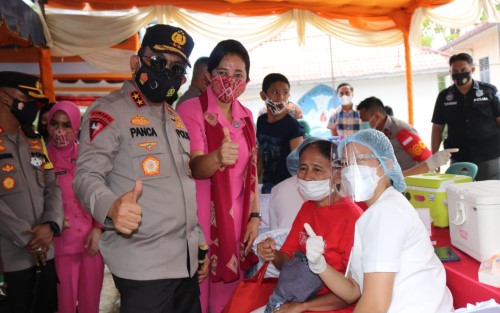 Kapolda Sumut  Tinjau Vaksinasi di Kota Gunungsitoli 