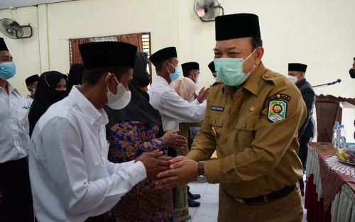 Wabup Siak Husni Merza Hadiri Sertijab Penghulu Sengkemang 