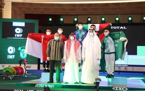 KJRI Jeddah Beri Semangat Lifter Muda Indonesia