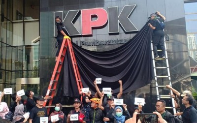 KPK Tutup Logo di Gedung Merah Putih