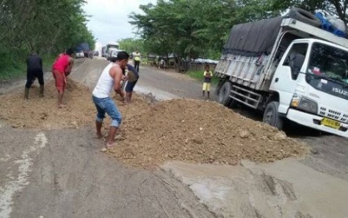Jalan Rusak di Riau: Rakyat Salahkan Gubernur Syamsuar
