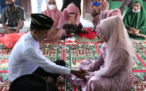 Bikin Terharu, Tahanan di Siak Nikah Mushala Polsek Koto Gasib