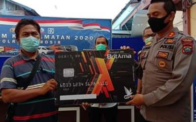 Polres Samosir Salurkan Bantuan kepada Pengemudi Angkot