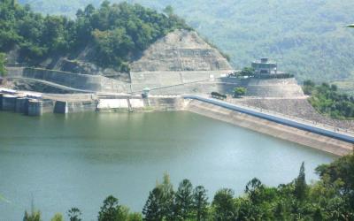 PLN Akan Bangun PLTS Terapung Terbesar Dunia